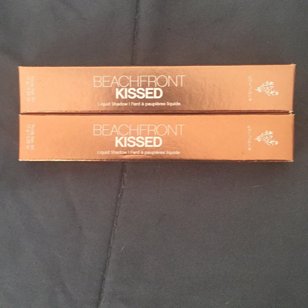 2 liquid eyeshadows